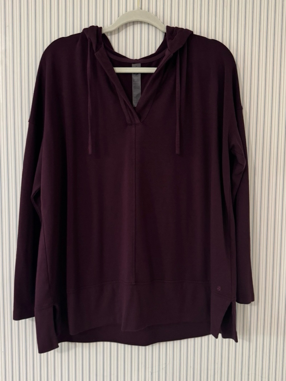 Lou & Grey M Hoodie Oversized Soft Pullover Loungewear V Neck Cozy Plum Purple